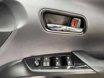 Toyota Prius 1.8 VVT-h Business Edition CVT Euro 6 (s/s) 5dr