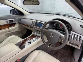 Jaguar XF 3.0d V6 Premium Luxury Auto Euro 5 4dr