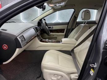 Jaguar XF 3.0d V6 Premium Luxury Auto Euro 5 4dr