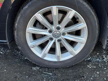 Volkswagen Passat 2.0 TDI BlueMotion Tech SE Business DSG Euro 6 (s/s) 5dr