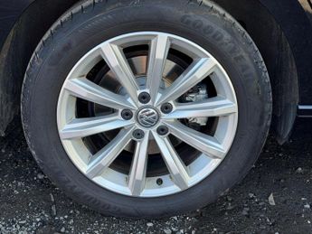 Volkswagen Passat 2.0 TDI BlueMotion Tech SE Business DSG Euro 6 (s/s) 5dr