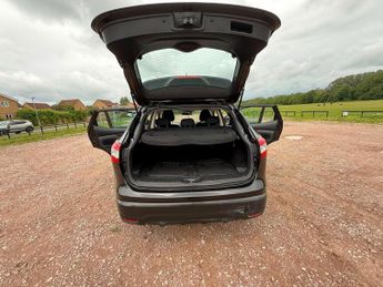 Nissan Qashqai 1.2 DIG-T Acenta XTRON 2WD Euro 6 (s/s) 5dr