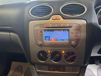 Ford Focus 1.6 Sport 5dr