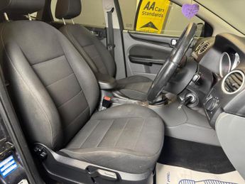 Ford Focus 1.6 Sport 5dr