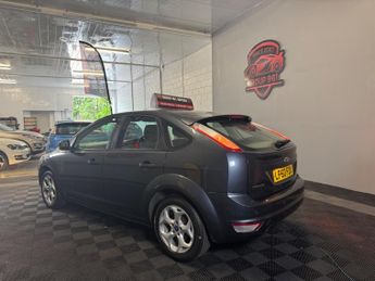 Ford Focus 1.6 Sport 5dr