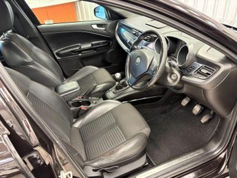 Alfa Romeo Giulietta 2.0 JTDM-2 Veloce Euro 5 (s/s) 5dr