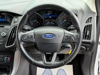 Ford Focus 1.6 Zetec Powershift Euro 6 5dr