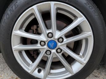 Ford Focus 1.6 Zetec Powershift Euro 6 5dr