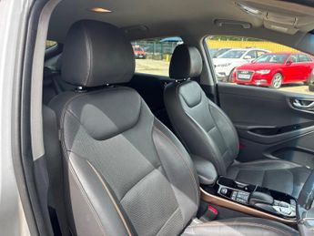 Hyundai IONIQ 28kWh Premium SE Auto 5dr