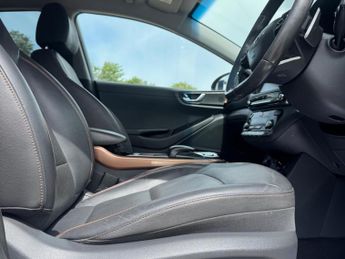 Hyundai IONIQ 28kWh Premium SE Auto 5dr