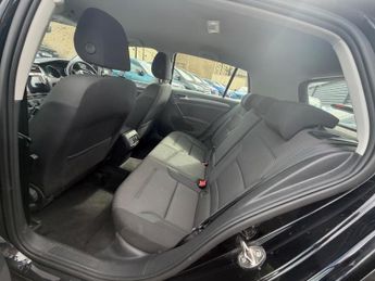 Volkswagen e-Golf 35.8kWh e-Golf Auto 5dr