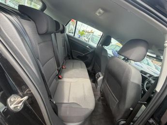 Volkswagen e-Golf 35.8kWh e-Golf Auto 5dr