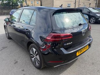 Volkswagen e-Golf 35.8kWh e-Golf Auto 5dr