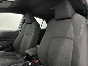 Toyota Corolla 1.8 VVT-h Icon Tech CVT Euro 6 (s/s) 5dr