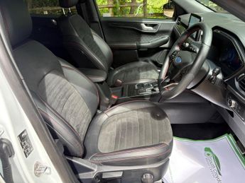 Ford Kuga 2.5 EcoBoost Duratec 14.4kWh ST-Line CVT Euro 6 (s/s) 5dr