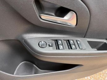 Vauxhall Corsa Electric 50kWh SRi Nav Premium Auto 5dr (7.4Kw Charger)