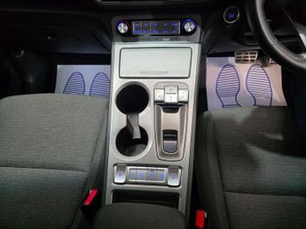 Hyundai KONA 64kWh Premium Auto 5dr (10.5kW Charger)