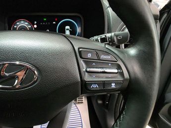 Hyundai KONA 64kWh Premium Auto 5dr (10.5kW Charger)