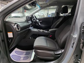 Hyundai KONA 64kWh Premium Auto 5dr (10.5kW Charger)
