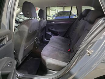 Volkswagen Golf 1.5 eTSI MHEV Style DSG Euro 6 (s/s) 5dr