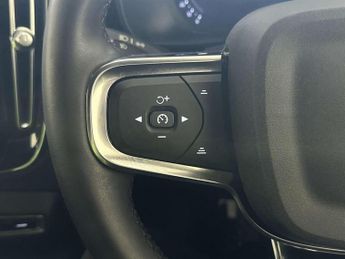 Volvo XC40 Recharge 69kWh Core SUV 5dr Electric Auto (231 ps)