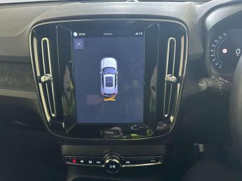 Volvo XC40 Recharge 69kWh Core SUV 5dr Electric Auto (231 ps)