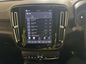 Volvo XC40 Recharge 69kWh Core SUV 5dr Electric Auto (231 ps)