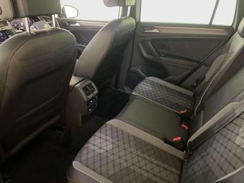 Volkswagen Tiguan 1.5 TSI R-Line SUV 5dr Petrol DSG Euro 6 (s/s) (150 ps)