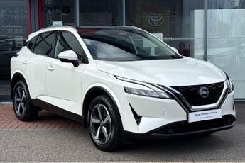 Nissan Qashqai 1.3 DIG-T (140ps) N-Connecta [Glass Roof]
