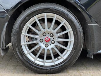 Jaguar XE 2.0d R-Sport Euro 6 (s/s) 4dr