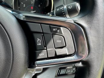 Jaguar XE 2.0d R-Sport Euro 6 (s/s) 4dr