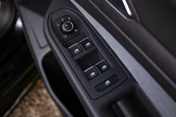 Volkswagen Golf 2.0 TSI R Black Edition DSG 4Motion Euro 6 (s/s) 5dr