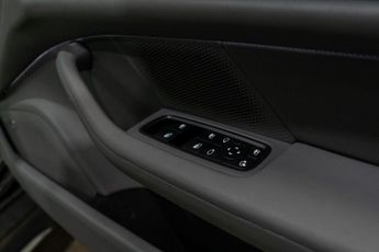 Porsche Taycan Performance Plus 93.4kWh 4S Cross Turismo Auto 4WD 5dr (11kW Cha