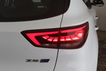 MG MG ZS 51.1kWh Trophy Auto 5dr