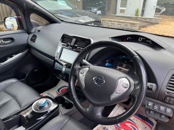 Nissan Leaf 30kWh Tekna Auto 5dr