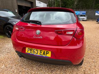 Alfa Romeo Giulietta 1.6 JTDM-2 Veloce Euro 5 (s/s) 5dr