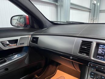 Jaguar XF 3.0d S V6 Portfolio Auto Euro 5 (s/s) 4dr