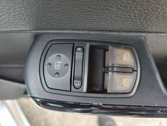 Vauxhall Corsa 1.4 16V SE Auto Euro 5 5dr