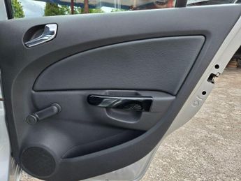 Vauxhall Corsa 1.4 16V SE Auto Euro 5 5dr