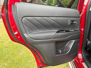 Mitsubishi Outlander 2.0h 12kWh 4h CVT 4WD Euro 6 (s/s) 5dr