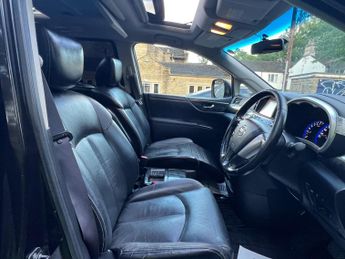 Nissan Elgrand 350 3.5 V6 AUTEC RIDER PREMIUM BLACKLINE