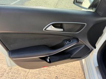Mercedes-Benz A Class 2.1 A200 CDI AMG Night Edition 7G-DCT Euro 6 (s/s) 5dr
