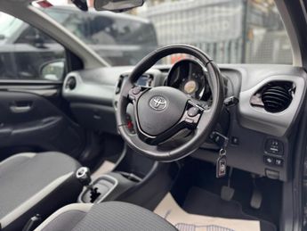 Toyota AYGO 1.0 VVT-i x-trend x-shift Euro 6 5dr (Safety Sense)