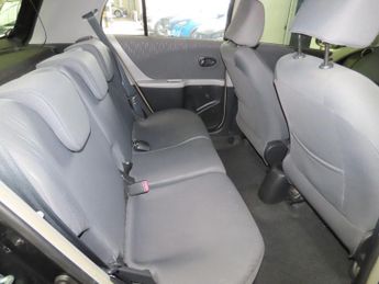 Toyota Yaris 1.33 Dual VVT-i TR Euro 4 (s/s) 5dr