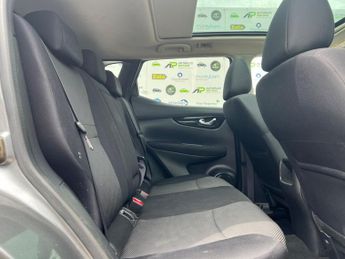 Nissan Qashqai 1.6 dCi N-Connecta XTRON 2WD Euro 6 (s/s) 5dr