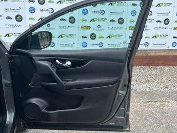 Nissan Qashqai 1.6 dCi N-Connecta XTRON 2WD Euro 6 (s/s) 5dr