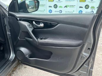 Nissan Qashqai 1.6 dCi N-Connecta XTRON 2WD Euro 6 (s/s) 5dr