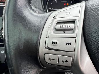 Nissan Qashqai 1.6 dCi N-Connecta XTRON 2WD Euro 6 (s/s) 5dr