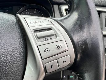 Nissan Qashqai 1.6 dCi N-Connecta XTRON 2WD Euro 6 (s/s) 5dr