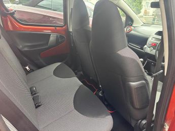 Toyota AYGO 1.0 VVT-i Fire Euro 5 5dr